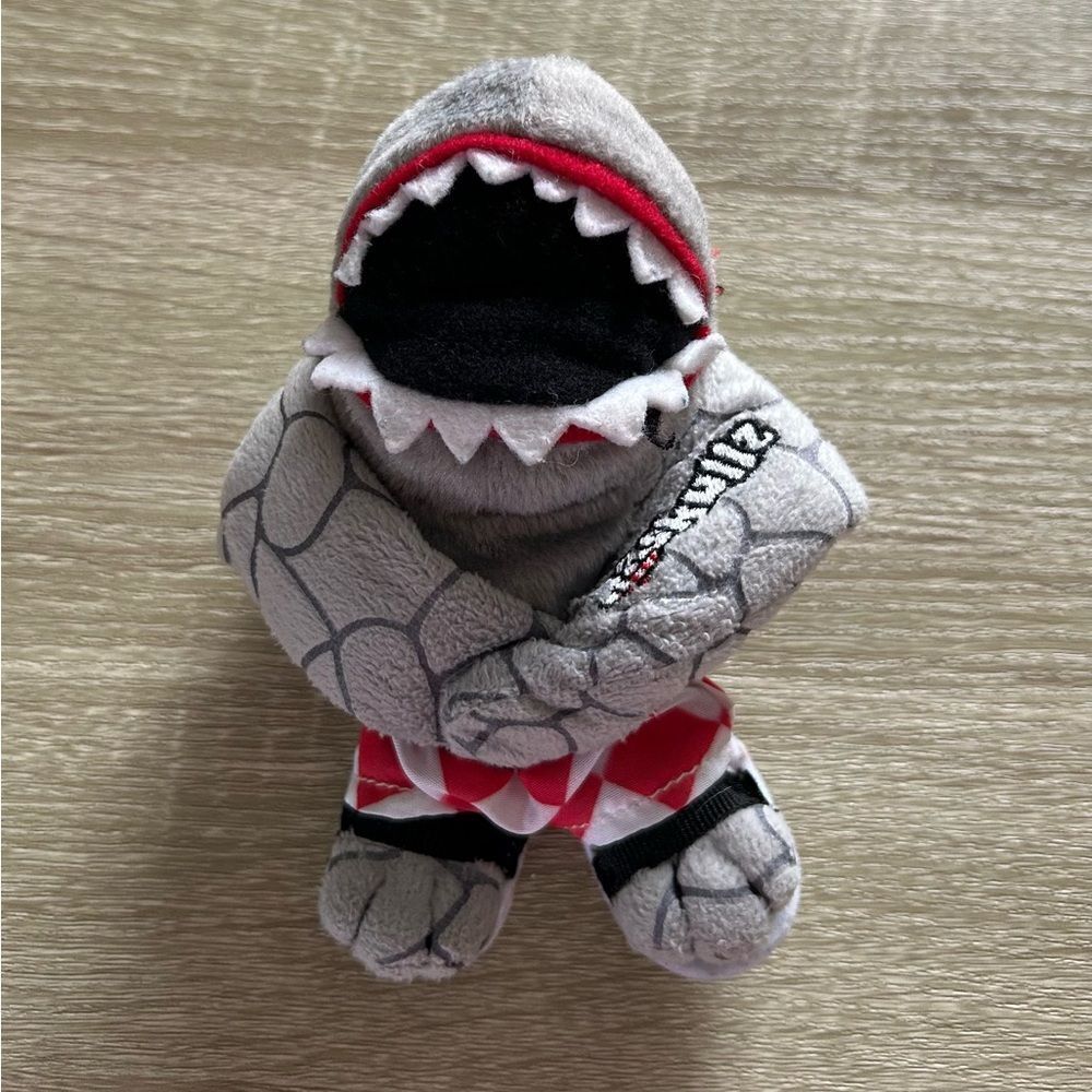 PREOWNED … RASKULLZ “Shark” Plush Toy